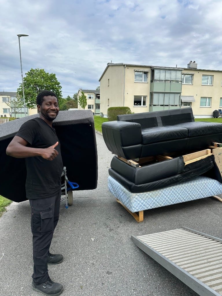 Lägenhetstömning i Göteborg – bortforsling av soffa och madrass