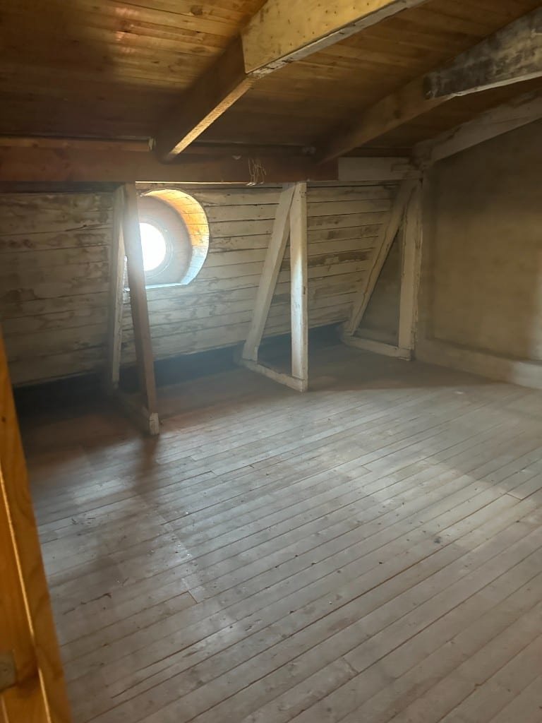 Förrådstömning i Göteborg – tom vind efter professionell tömning